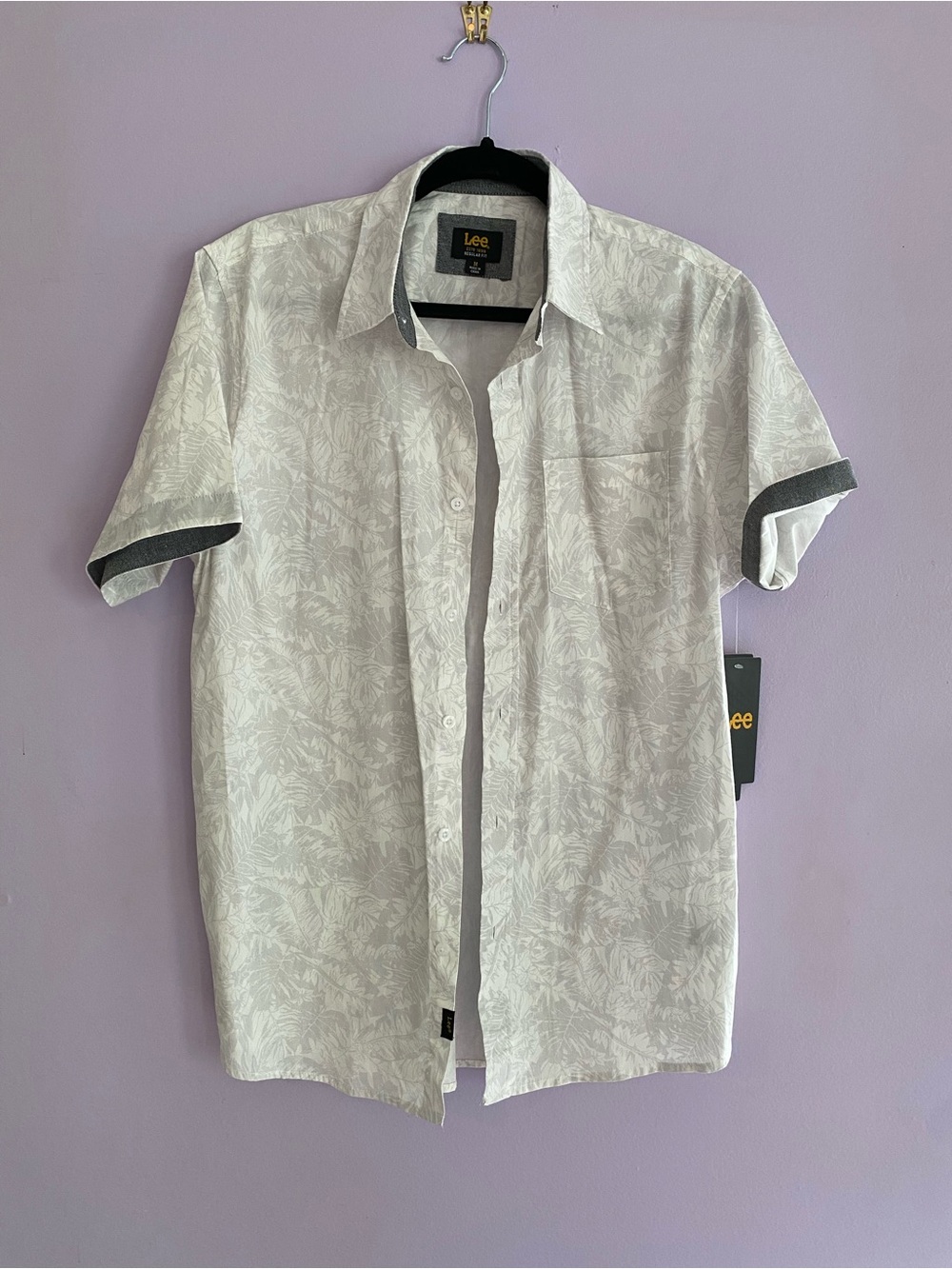 Lee White Short Sleeve Button-Down with Subtle Leaf Print